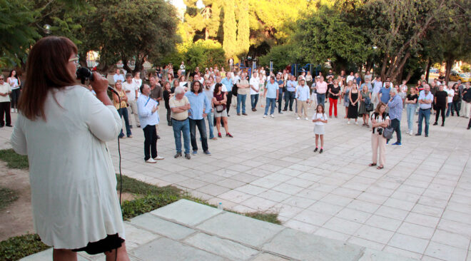Συγκέντρωση ...παραπληροφόρησης για τη μαρίνα στη Βουλιαγμένη